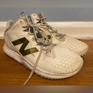 New Balance OHTANI 1 Mens Turf Shoes in White and Gold size 10